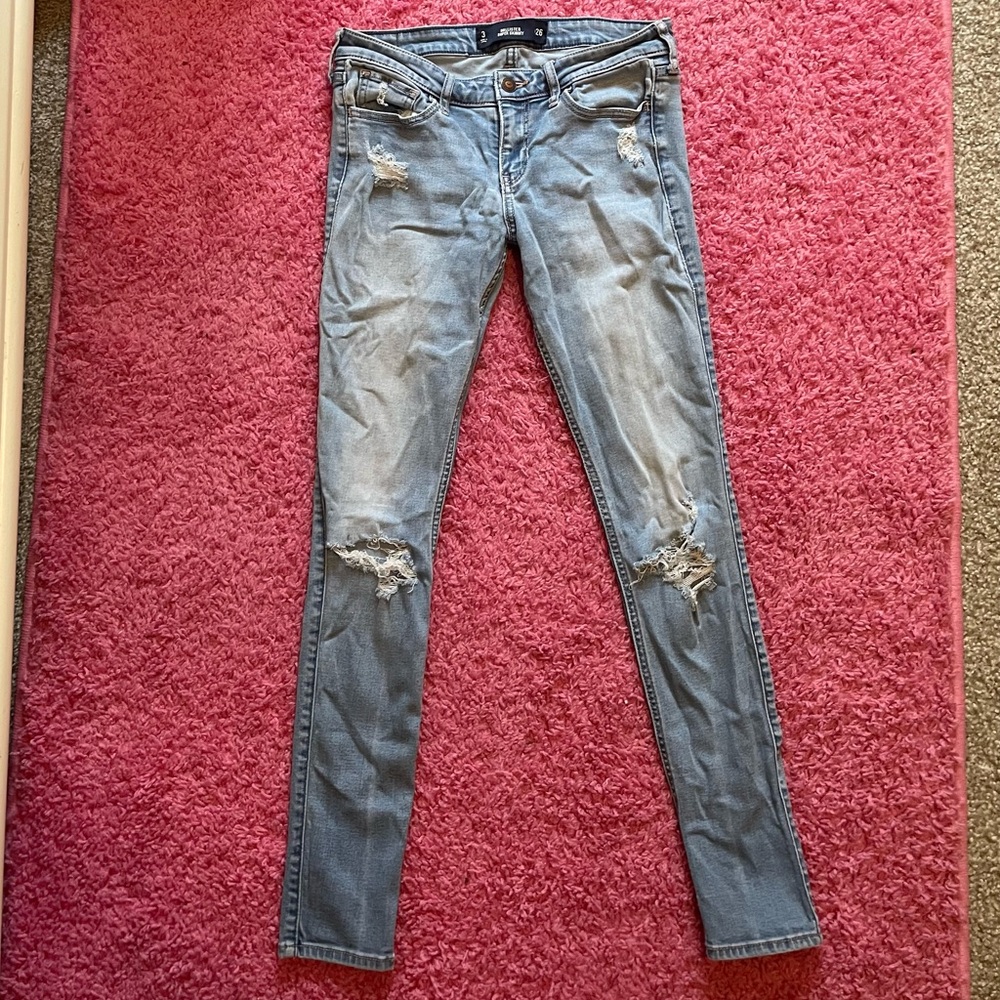 Hollister Super Skinny Distressed jeans